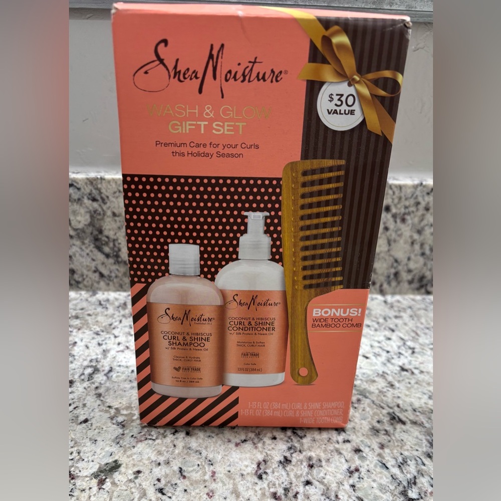 Shea Moisture Wash & Glow gift set - New in box